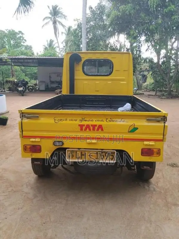 Tata Dimo Batta 2010 Lorry (Used)