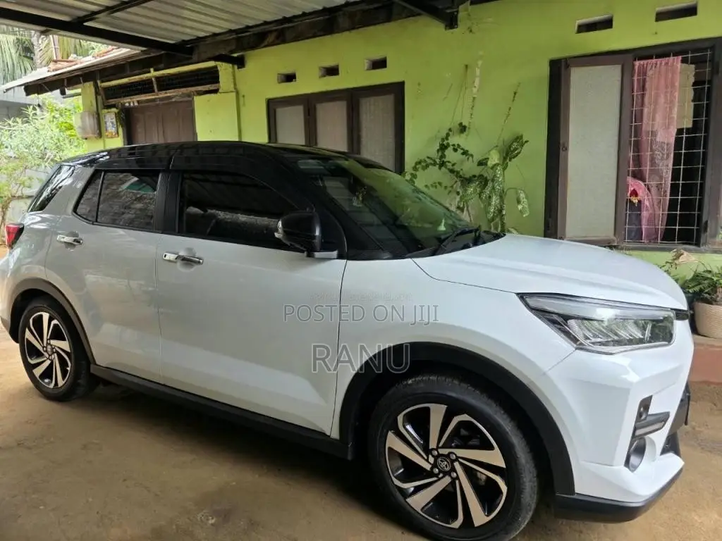Toyota Raize 2025 SUV (Used)