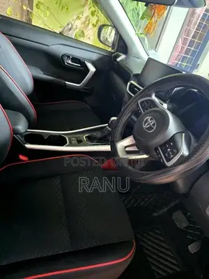 Toyota Raize 2025 SUV (Used)