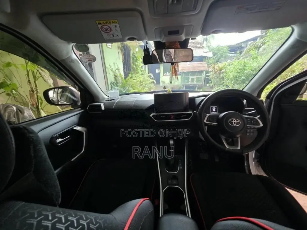 Toyota Raize 2025 SUV (Used)