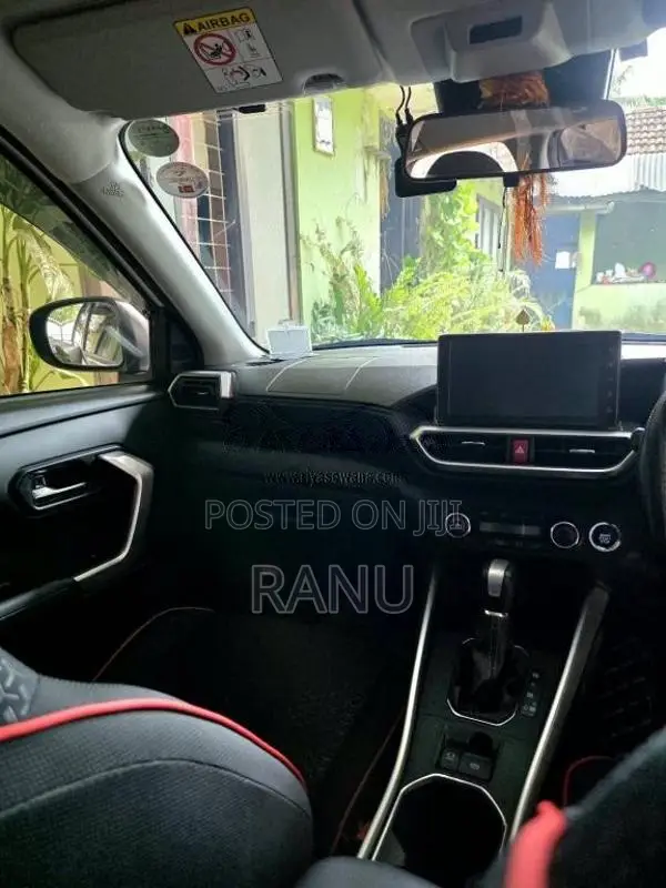 Toyota Raize 2025 SUV (Used)