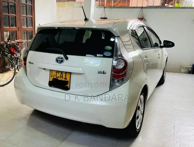 Toyota Aqua 2012 Car (Used)