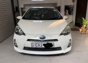 Toyota Aqua 2012 Car (Used)