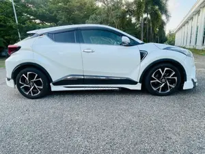 Toyota CHR 2018 SUV (Used)