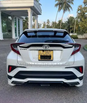 Toyota CHR 2018 SUV (Used)