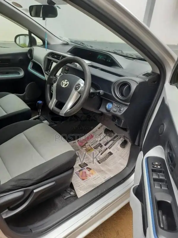 Toyota AQUA 2013 Car (Used)