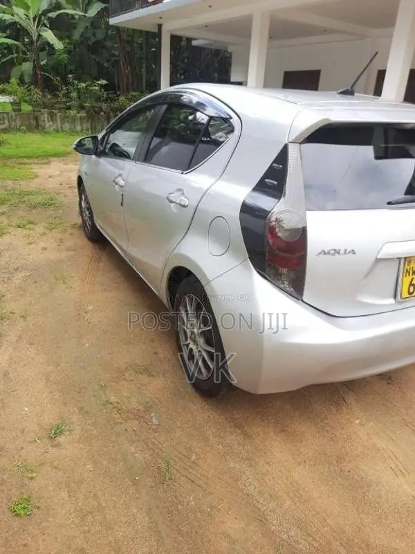 Toyota AQUA 2013 Car (Used)