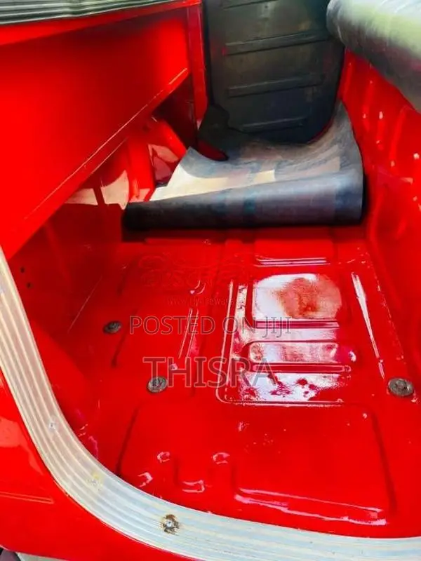 Bajaj RE 205 2012 Three Wheel (Used)