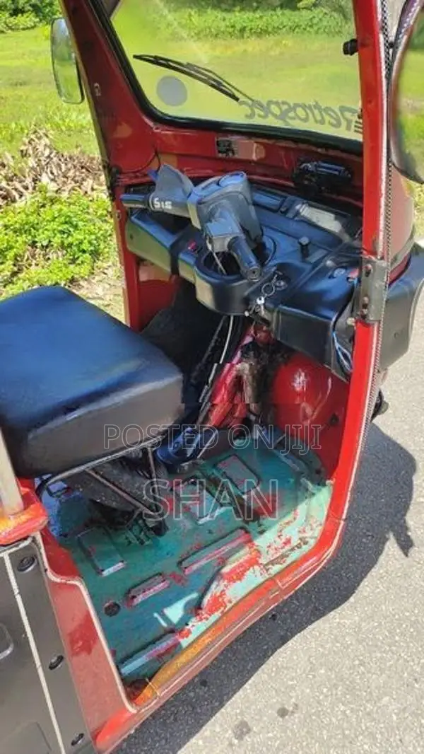 Bajaj RE 4 Stroke 2015