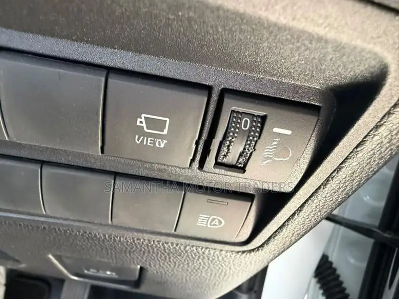 Toyota Yaris X Grade 2025