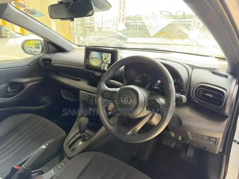 Toyota Yaris X Grade 2025