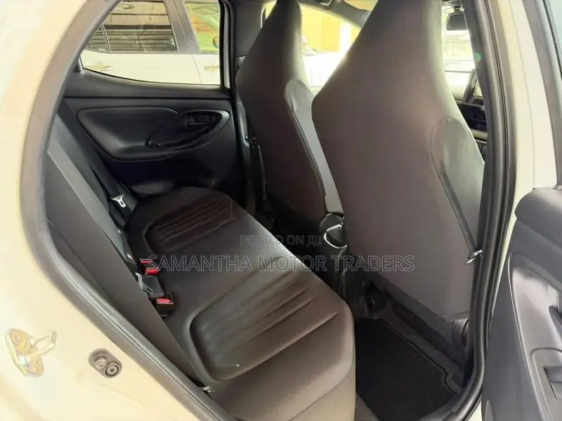 Toyota Yaris X Grade 2025