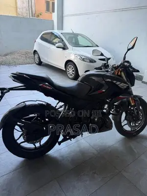 Bajaj Pulsar NS160 Premium 2025