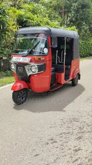 Bajaj 4 Stroke 2016 Three Wheel (Used)