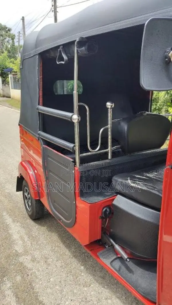 Bajaj 4 Stroke 2016 Three Wheel (Used)