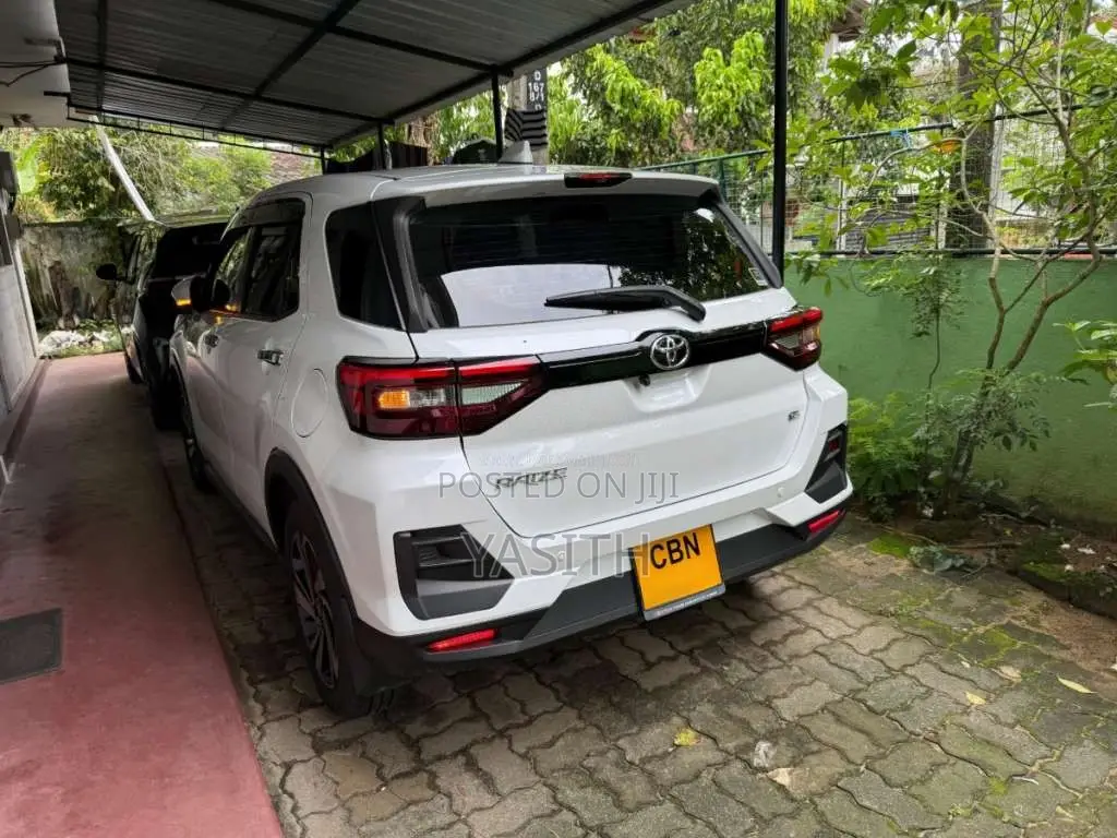 Toyota Raize 2025 SUV (Used)