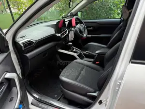 Toyota Raize 2025 SUV (Used)