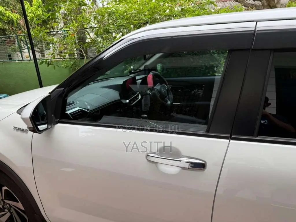 Toyota Raize 2025 SUV (Used)