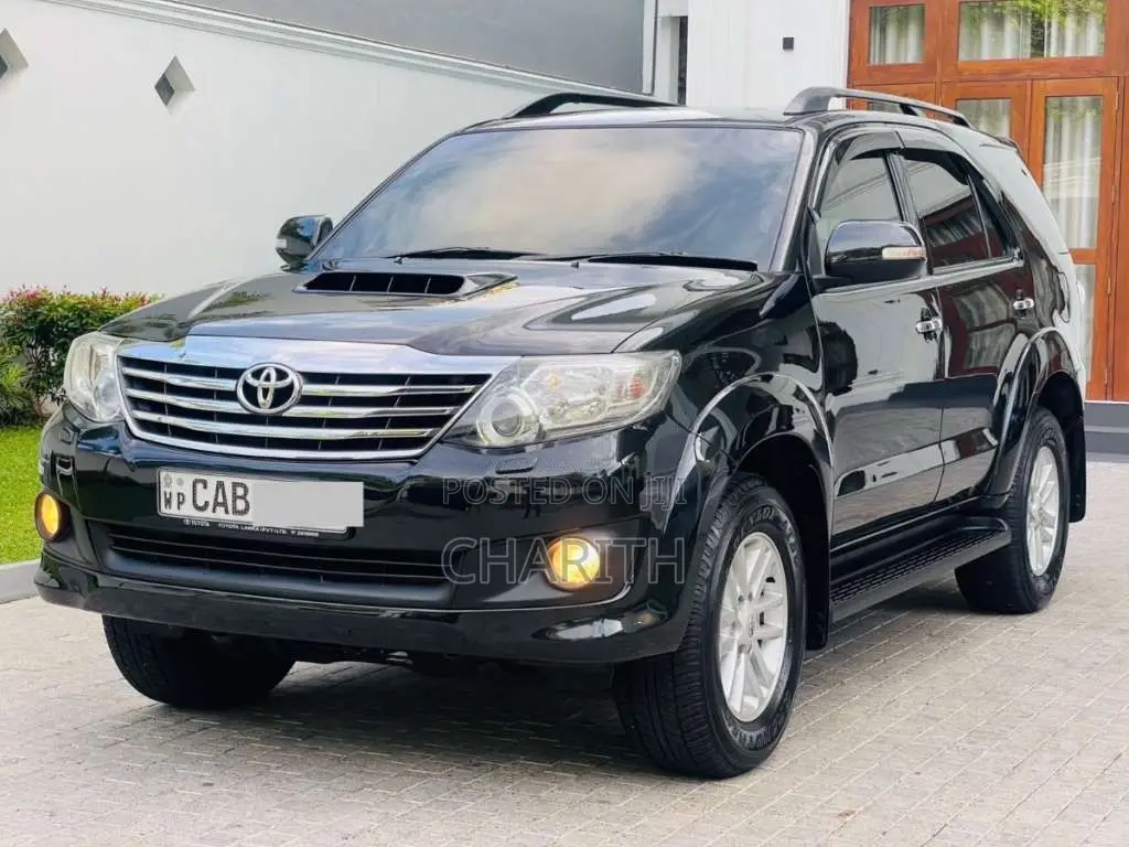 Toyota Fortuner 2013 SUV (Used)