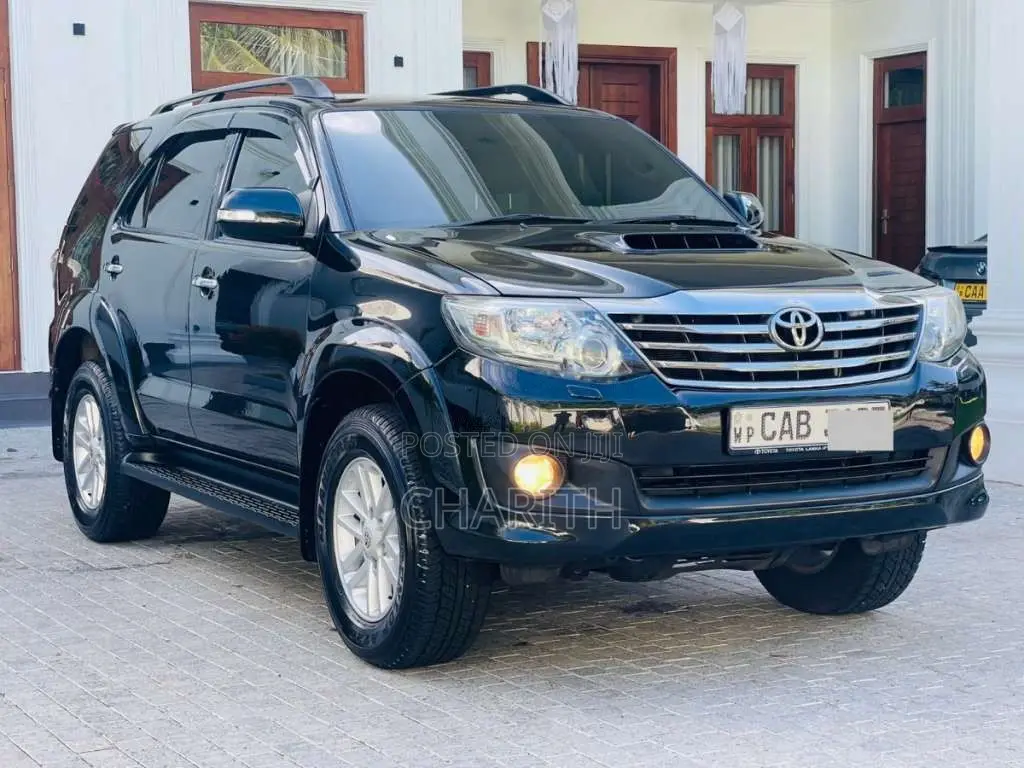 Toyota Fortuner 2013 SUV (Used)