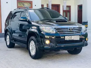 Toyota Fortuner 2013 SUV (Used)