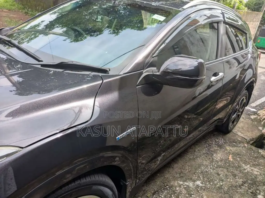 Honda Vezel 2014 SUV (Used)