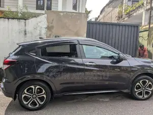 Honda Vezel 2014 SUV (Used)