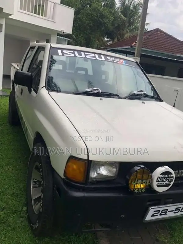 Isuzu Double Cab 1982 Pickup (Used)