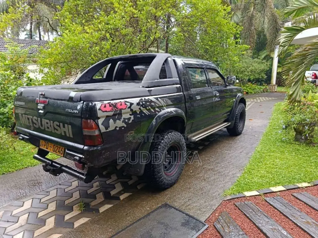 Mitsubishi L200 2006 Pickup (Used)