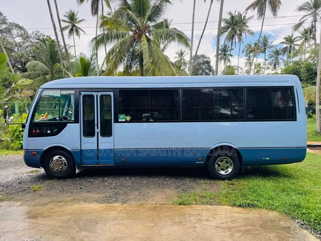 Mitsubishi Fuso 2012 Bus (Used)