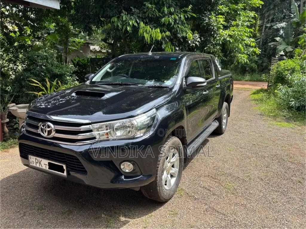Toyota Hilux 2016 Pickup (Used)
