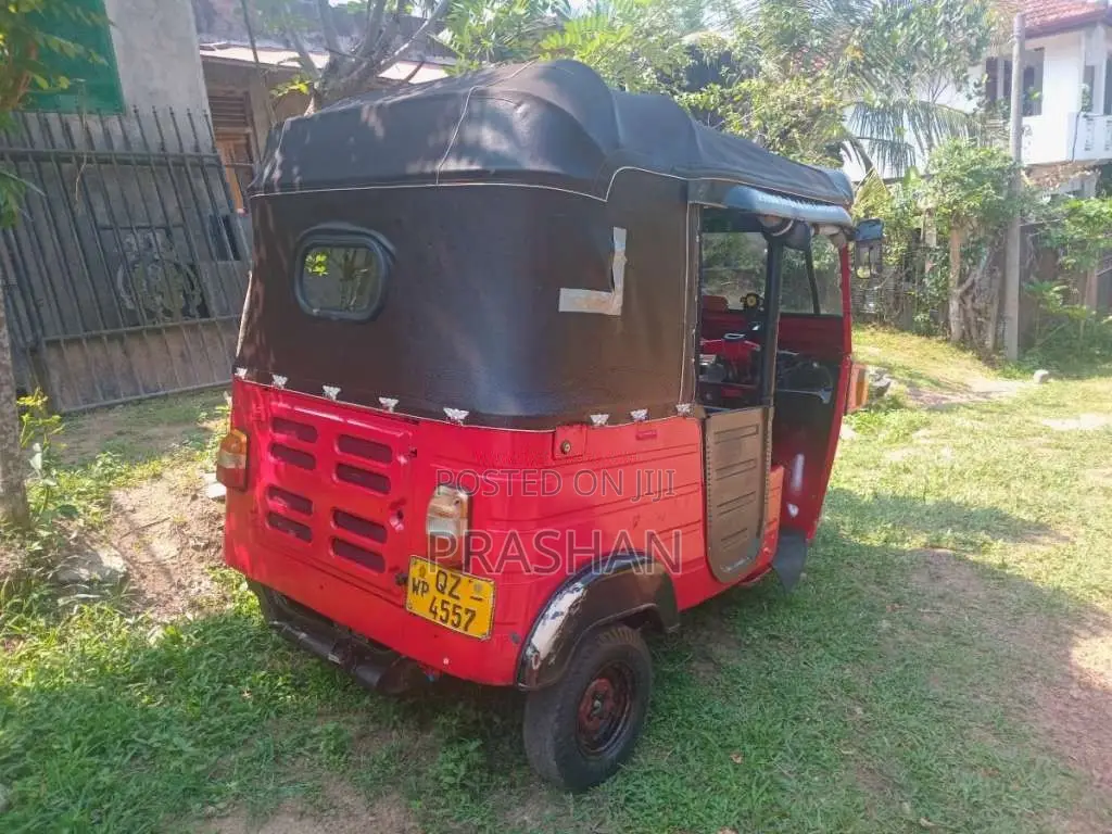 Bajaj 4 Stroke 2010 Three Wheel (Used)