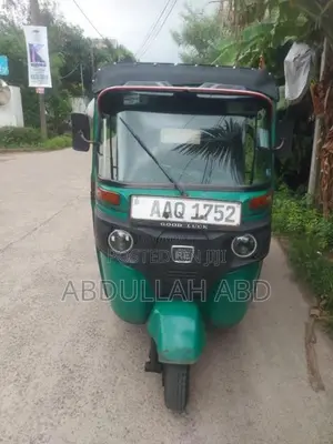 Bajaj RE 205 2014 Three Wheel (Used)