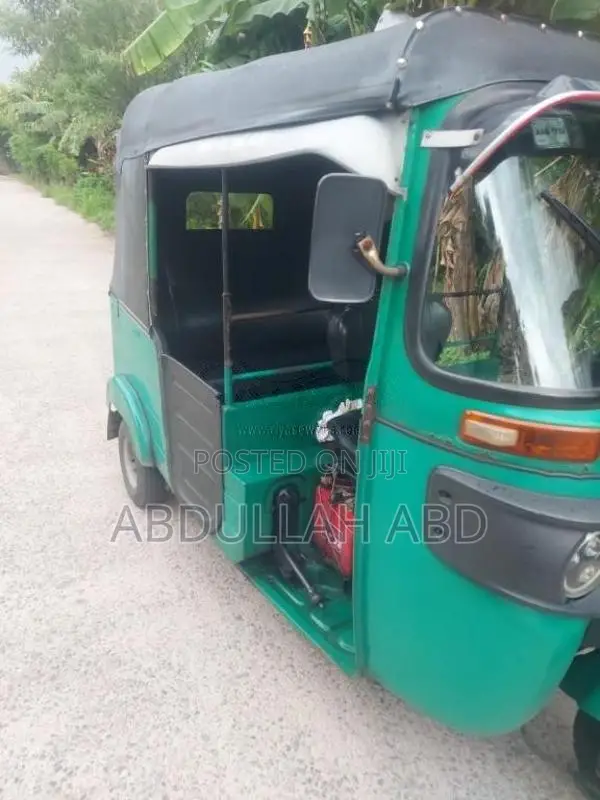 Bajaj RE 205 2014 Three Wheel (Used)