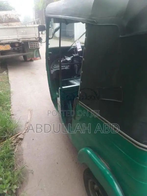 Bajaj RE 205 2014 Three Wheel (Used)