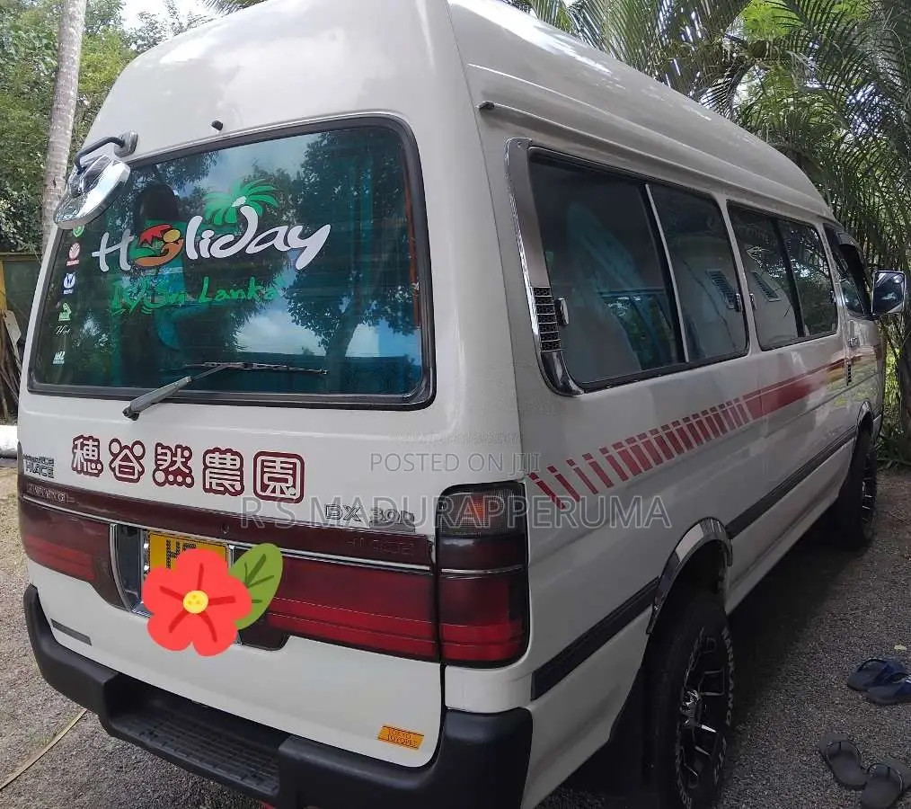 Toyota GL 1999 Van (Used)