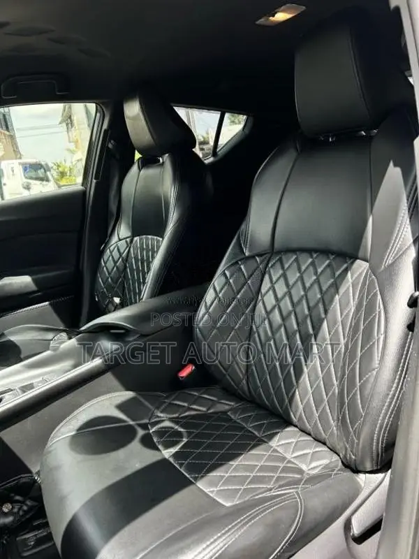 Toyota CHR 2017 SUV (Used)