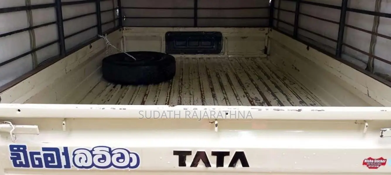 Tata Dimo Batta 2010 Lorry (Used)
