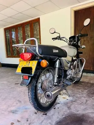Bajaj Boxer Deluxe 2004 Motorbike (Used)