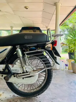 Bajaj Boxer Deluxe 2004 Motorbike (Used)