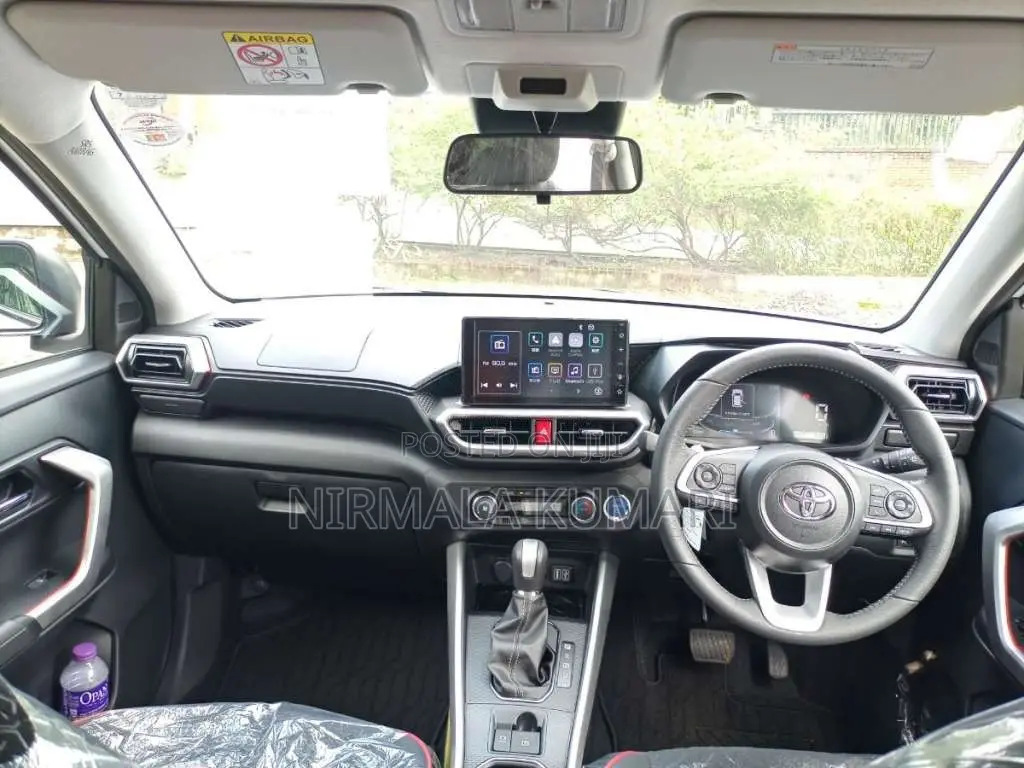 Toyota Raize 2025 SUV (Used)