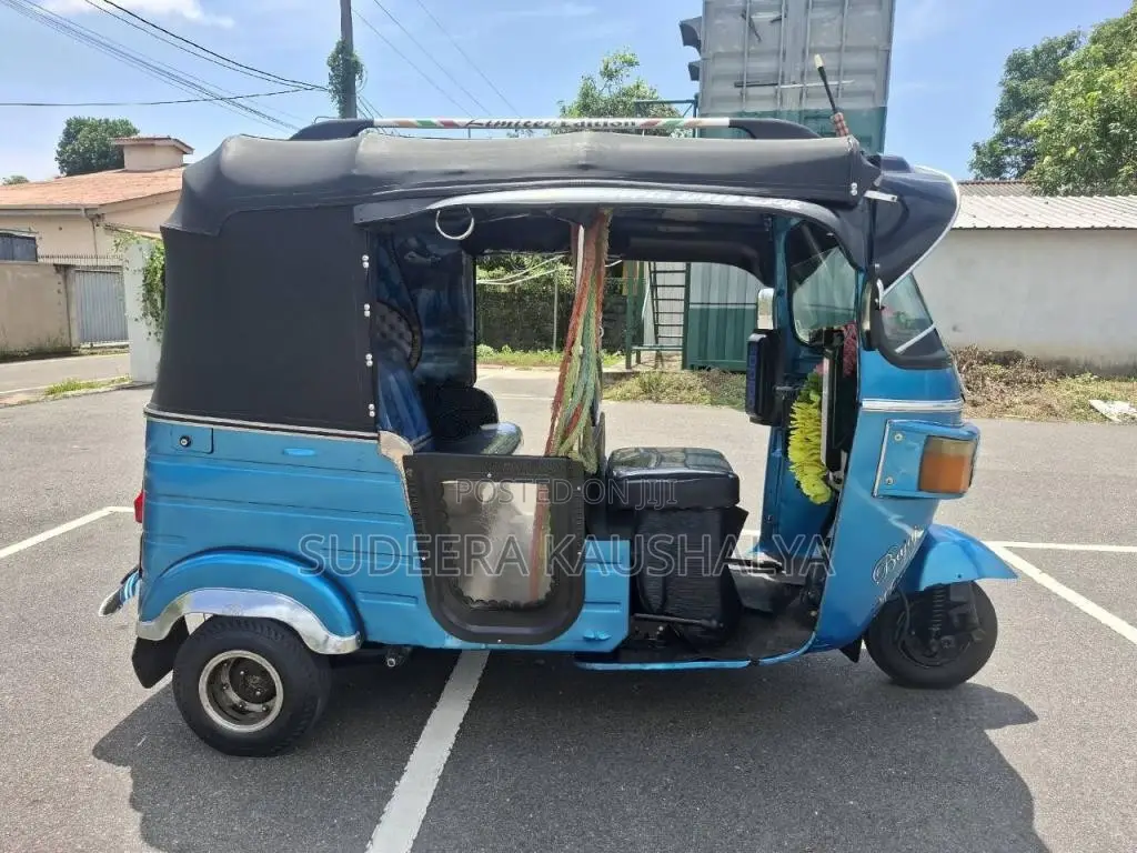 Bajaj 4 Stroke 2012 Three Wheel (Used)