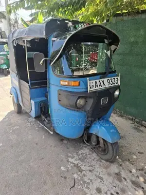 Bajaj 4 Stroke 2015 Three Wheel (Used)