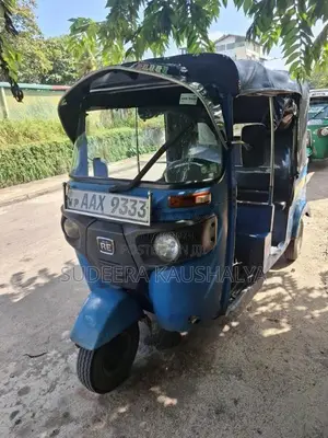 Bajaj 4 Stroke 2015 Three Wheel (Used)