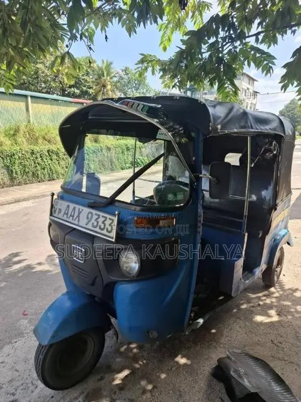 Bajaj 4 Stroke 2015 Three Wheel (Used)