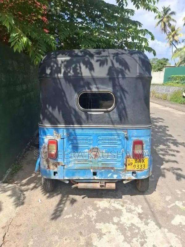 Bajaj 4 Stroke 2015 Three Wheel (Used)
