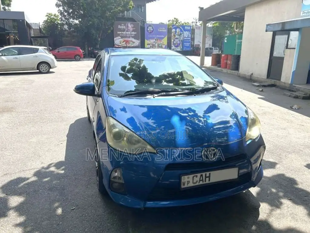 Toyota Aqua 2013 Car (Used)