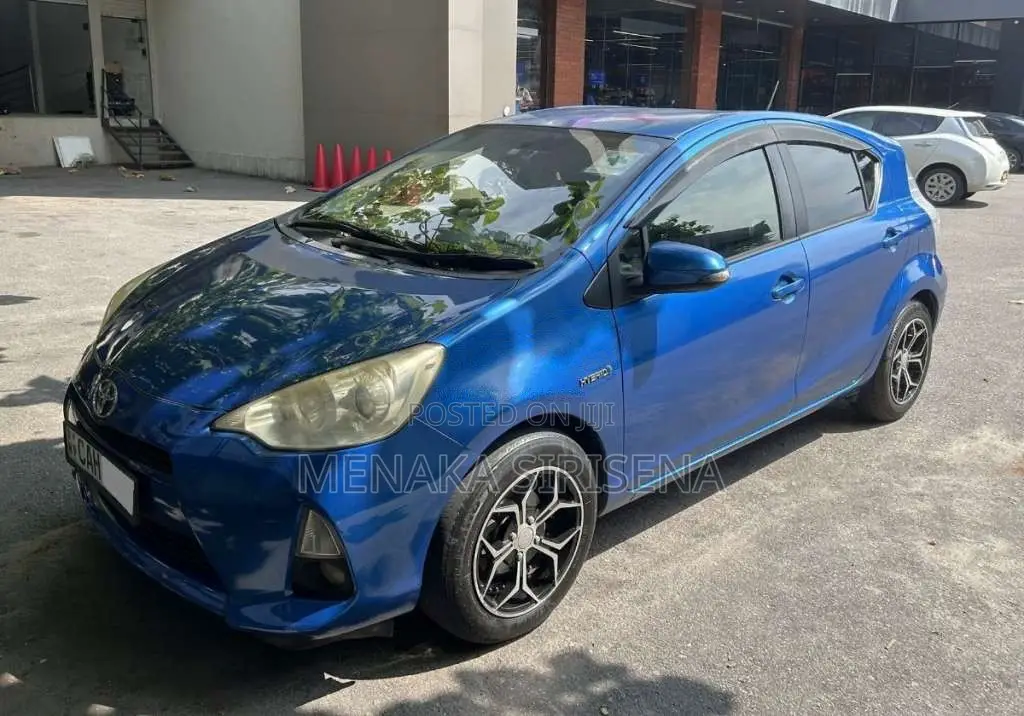 Toyota Aqua 2013 Car (Used)