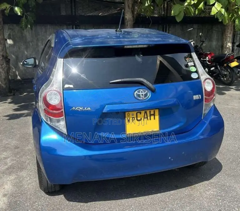 Toyota Aqua 2013 Car (Used)