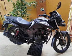 Hero-Honda Hunk 2011 Motorbike (Used)